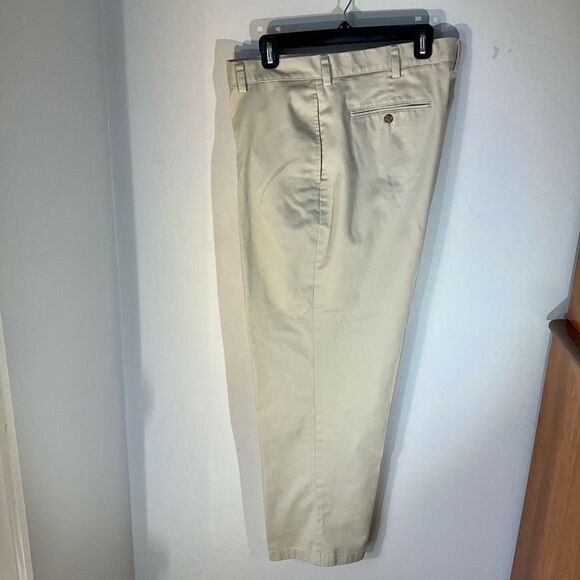 LL Bean NWOT Natural fit flat front straight leg. Size 38, Inseam 30. Khaki - Picture 15 of 15